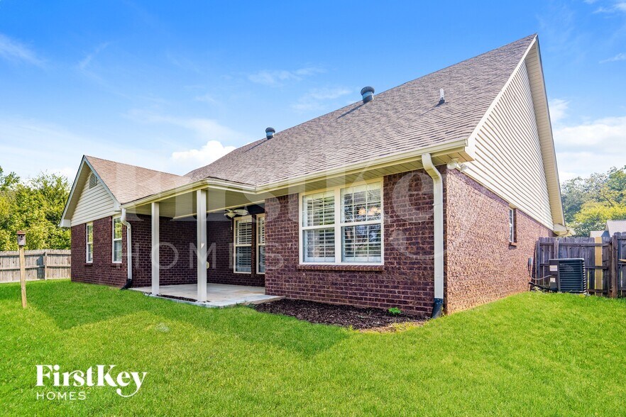 Building Photo - 417 Rockview Trail