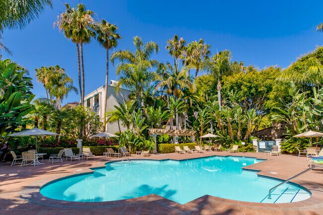 Building Photo - 401 Por La Mar Cir