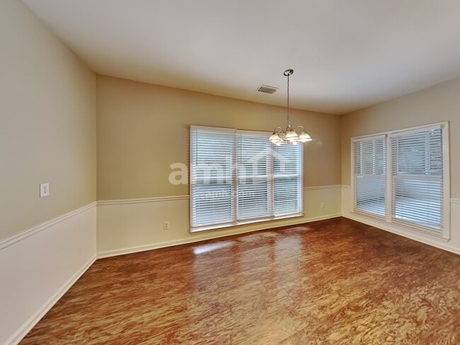 Building Photo - 7270 Wyngate Dr