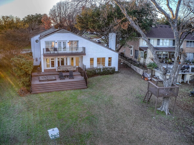 Building Photo - 8402 Columbia Dr