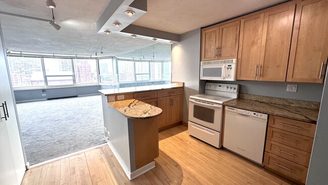 Building Photo - 720 W Gordon Terrace