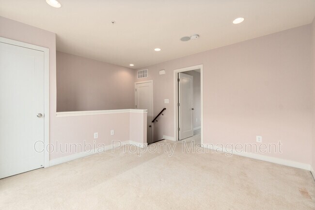 Building Photo - 4516 Kennedy St