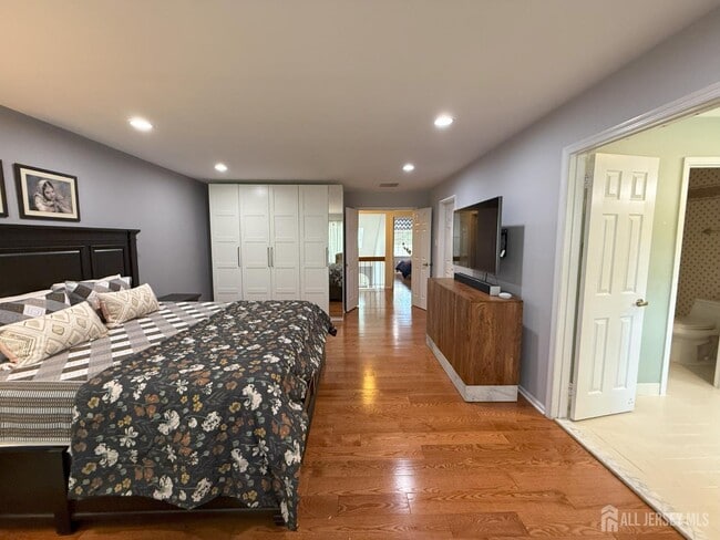 Building Photo - 37 Dorchester Dr