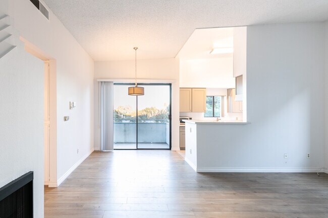 Building Photo - 2584 S Centinela Ave