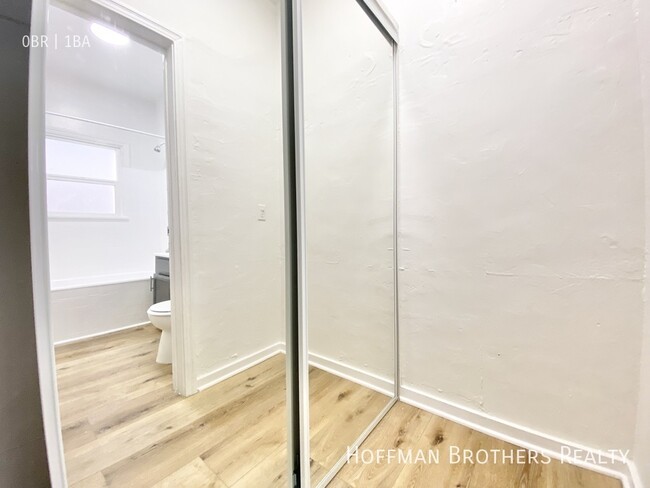 Building Photo - 456 S Catalina St
