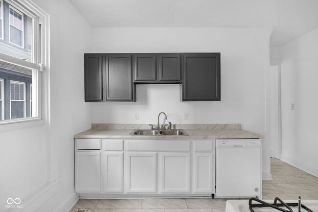 Building Photo - 2619 Guilford Ave