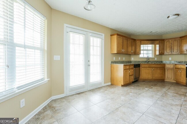 Building Photo - 70 Oak Meadows Dr