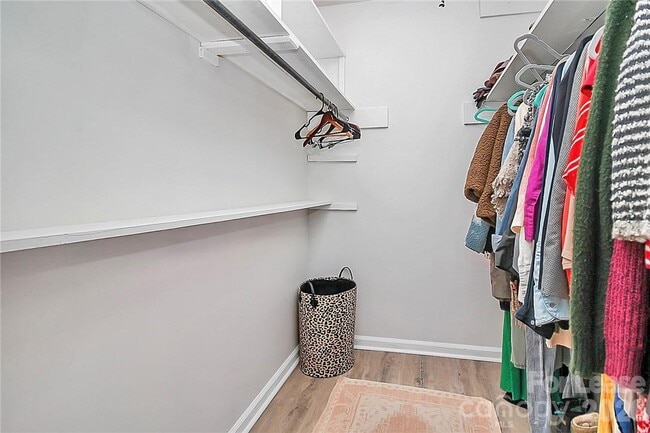 Building Photo - 8729 Timbercrest Cir