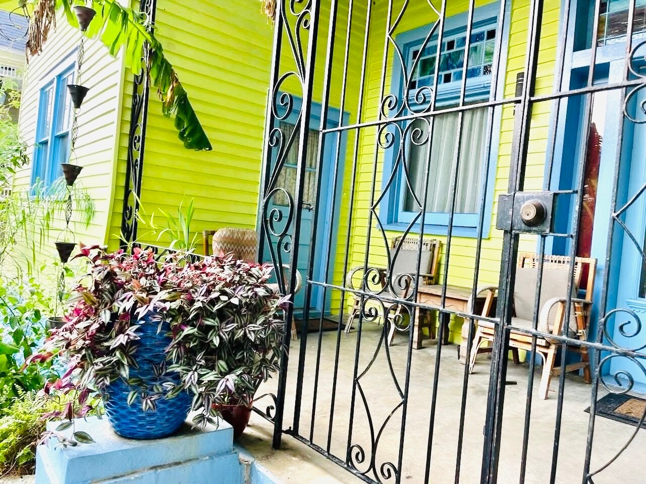 Front Gate - 1808 Esplanade Ave