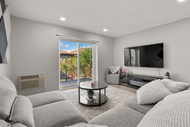 Building Photo - 23 Westgate Rd