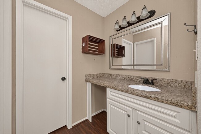 Building Photo - 10318 Buffalo Bend Dr