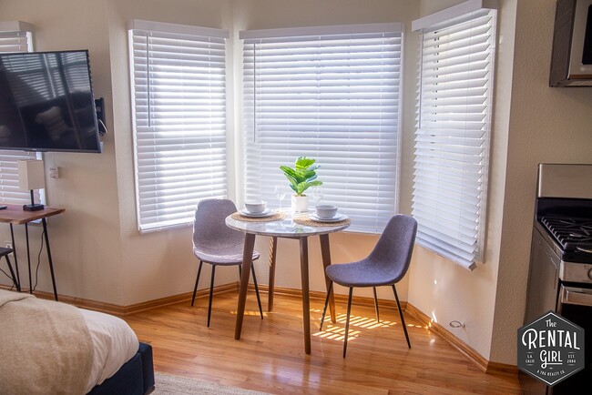 Building Photo - 26 Breeze Ave