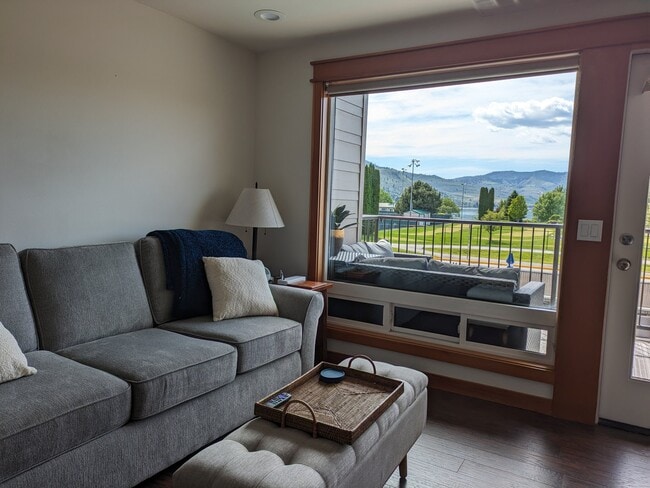 Building Photo - 420 W Manson Rd