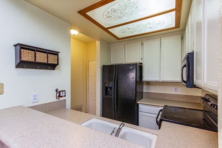 Building Photo - 2218 River Run Dr