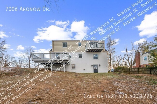 Building Photo - Charming 5 Bed 3 Bath Cape Cod in Falls Ch...