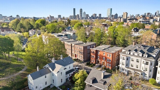 Building Photo - 86 Winthrop St