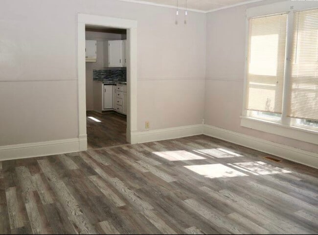 Building Photo - 510 E 7th Ave