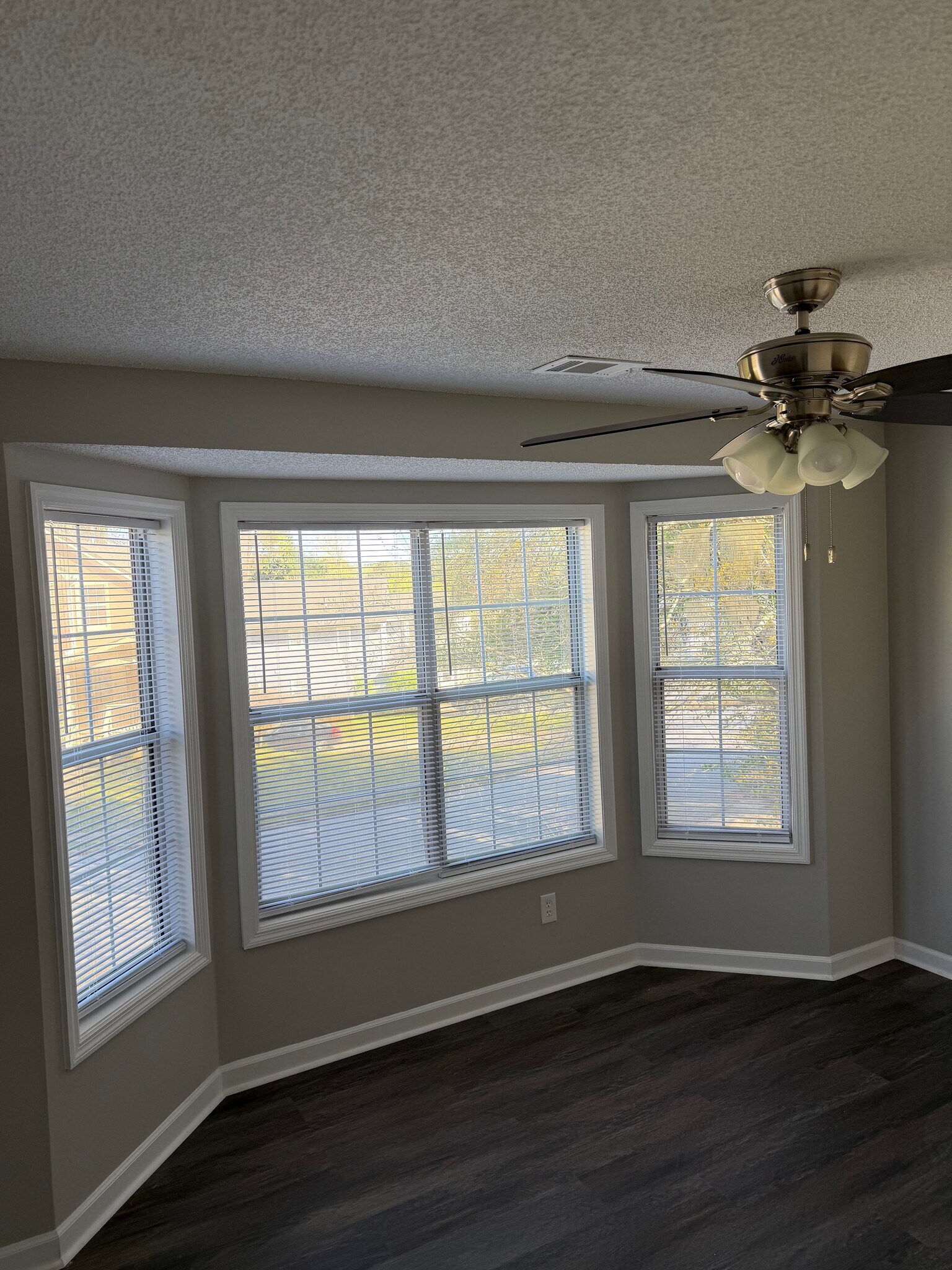 Building Photo - 831 Ashley Ln