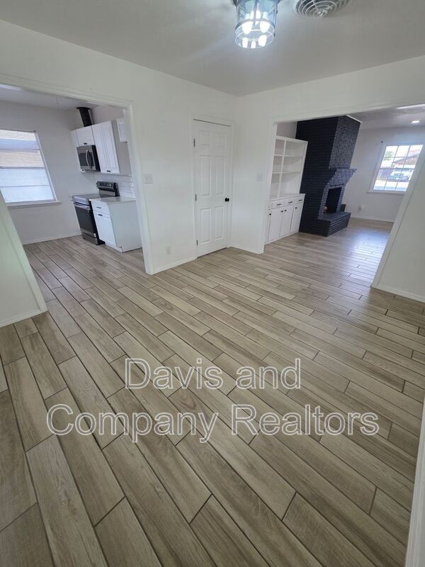 Building Photo - 4307 Harvard Ave