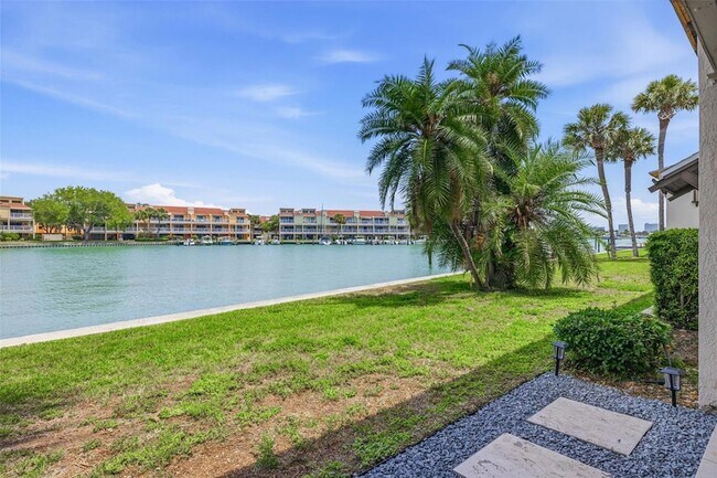 Building Photo - 554 Plaza Seville Ct
