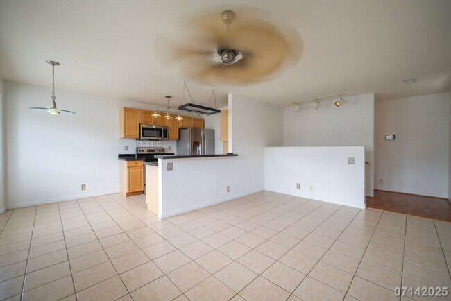 Building Photo - 3Bd, 2Ba Condo in Lombard Way, Ewa Gentry