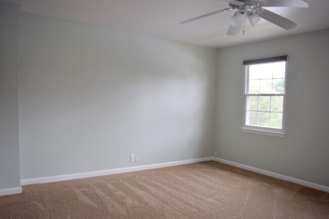 Building Photo - Updated photos coming soon…Great 2 Bedroom 1 1/2 Bath Townhome Now Available in River Plantation!