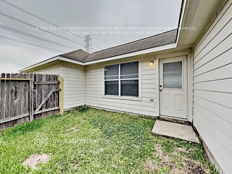 Building Photo - 6347 Austinville Dr