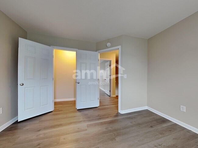 Building Photo - 1229 Durbin Ter