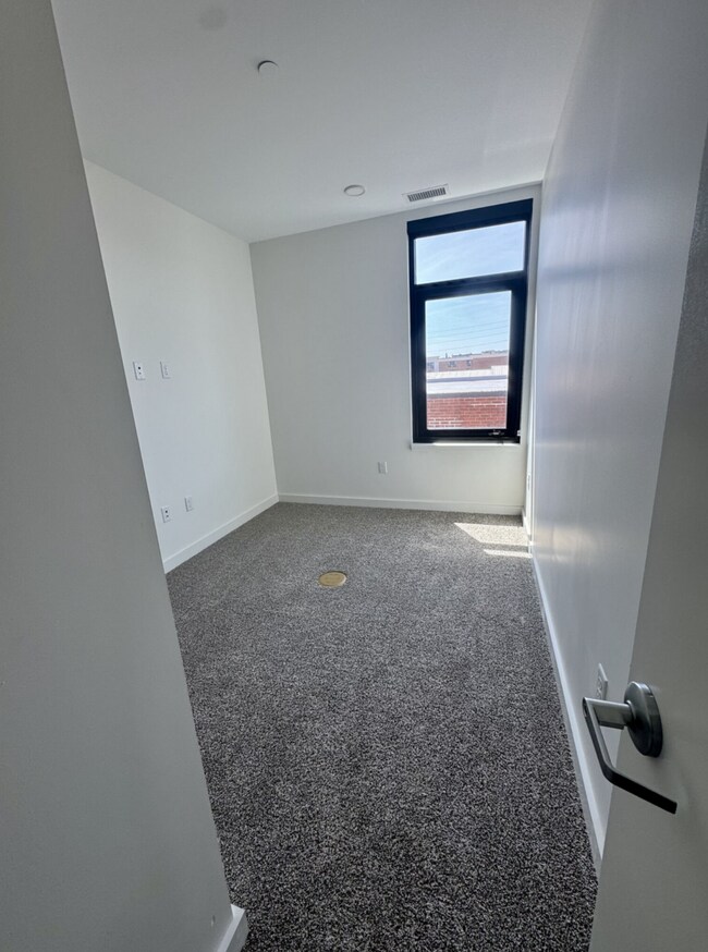 Building Photo - Liberty Beall