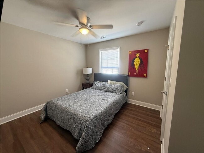 Building Photo - 5956 Moon Dr