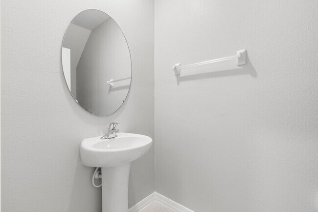 Building Photo - LIKE NEW 5 Bedroom Home for RENT in Touchstone!