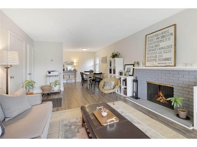Building Photo - 4000 Mavelle Dr