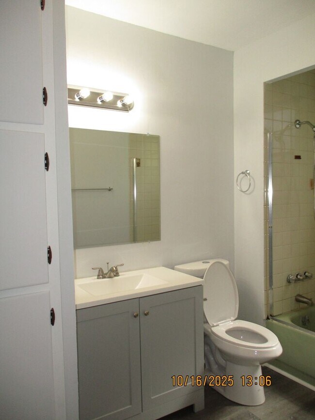 Building Photo - Charming 3 bedroom 2 bathroom Holly Hill