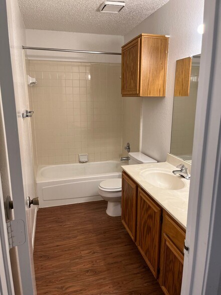 Building Photo - 10258 Aurora Dr