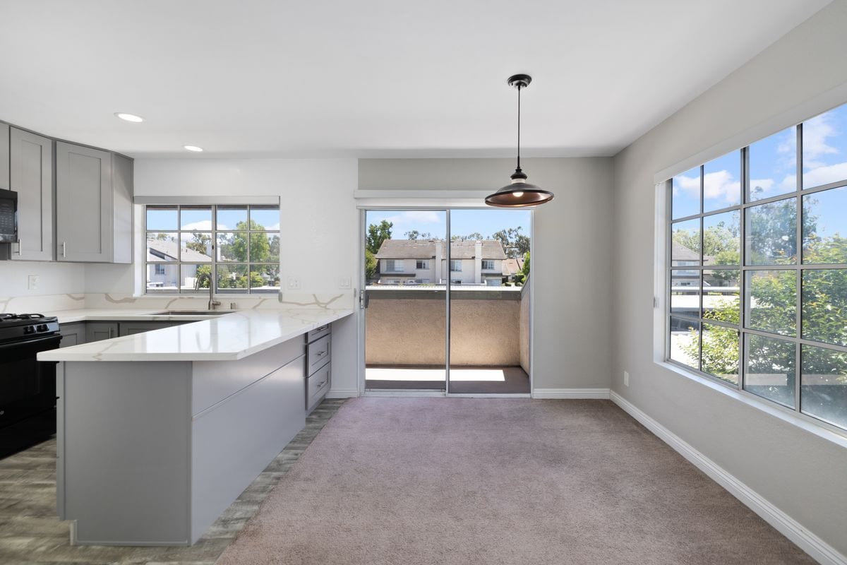 Building Photo - 19 Exeter