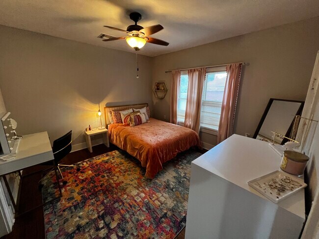 Bedroom 1 - 712 NW 22nd St