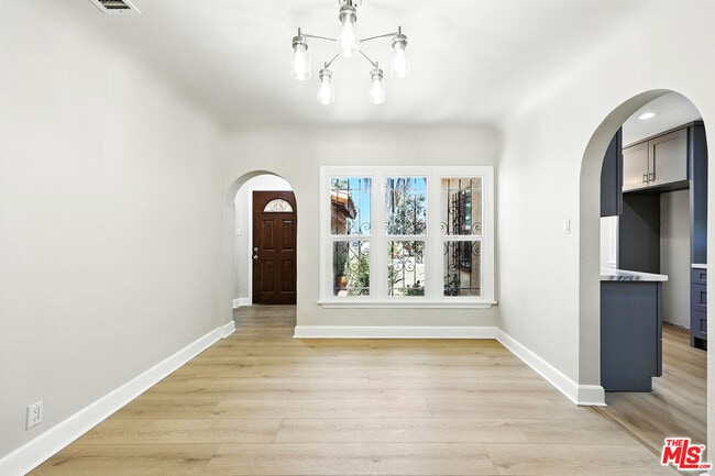 Building Photo - 8853 S Halldale Ave
