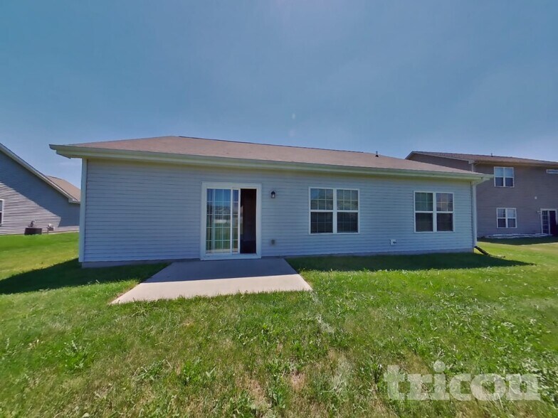 Building Photo - 2690 Kilmurray Dr