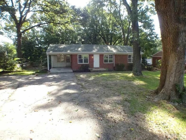 Building Photo - Room in House on Sunnybrook Rd