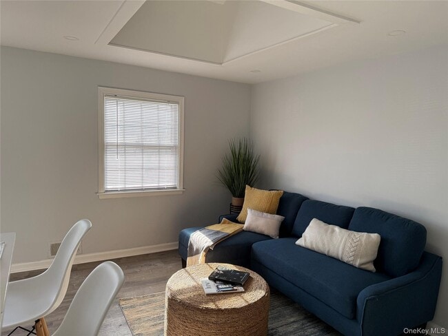 Building Photo - 1 E Main St