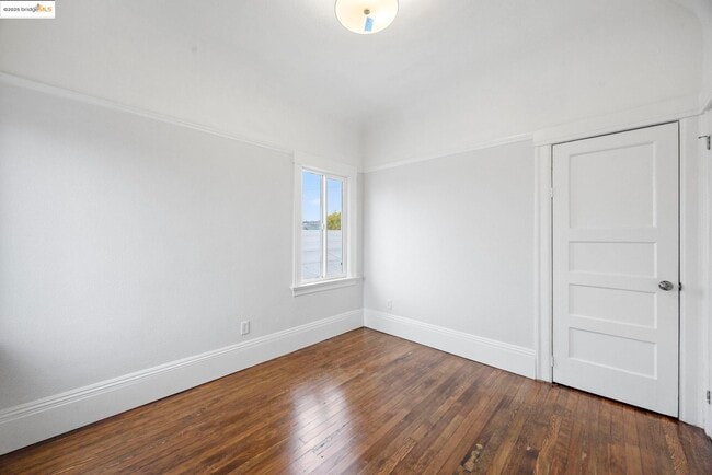 Building Photo - 685 37th St