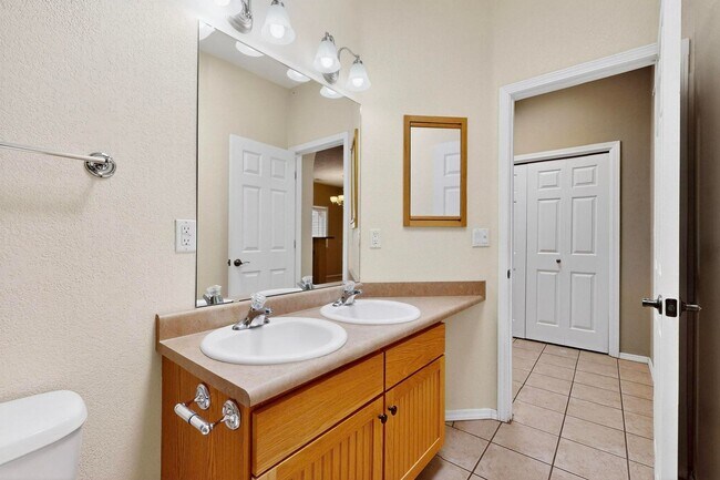 Building Photo - SE Rio Rancho 3 Bedroom  2 bath  2 car garage