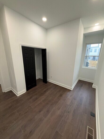 Building Photo - 2028 Druid Hill Ave