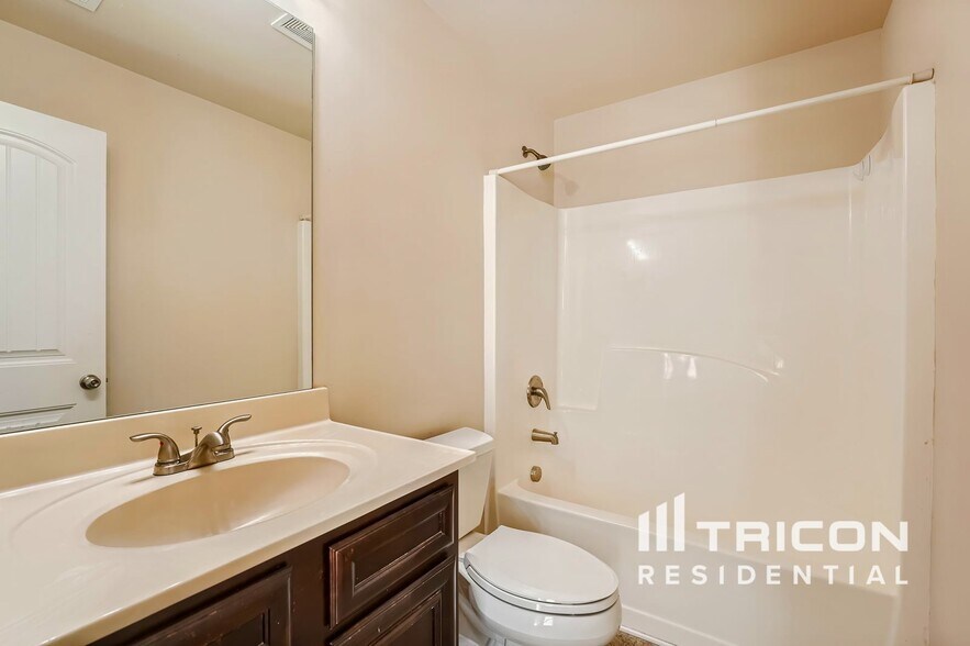 Building Photo - 296 Prescott Dr