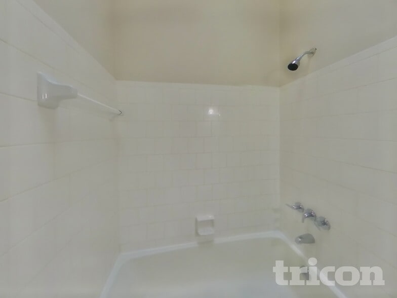 Building Photo - 50 Hamlet Dr