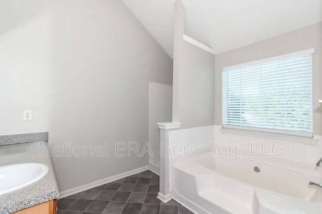 Building Photo - 45 Timberlake Terrace