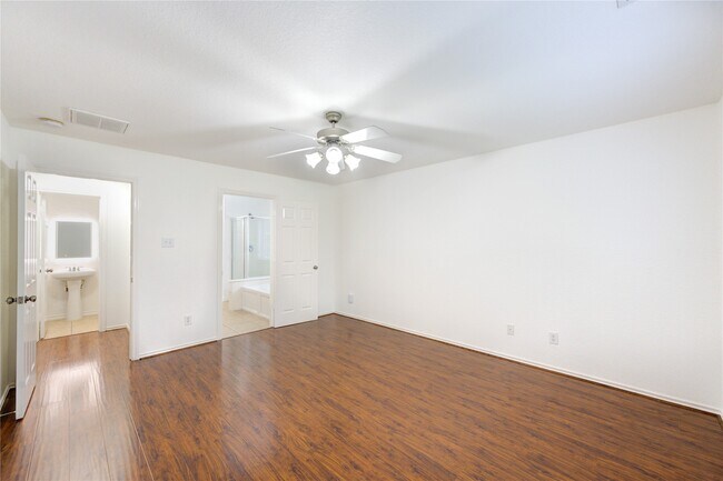 Building Photo - 11 E Sage Creek Pl