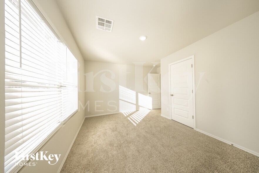 Building Photo - 428 Kale Rd