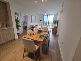 Building Photo - 7554 W 4th Ct