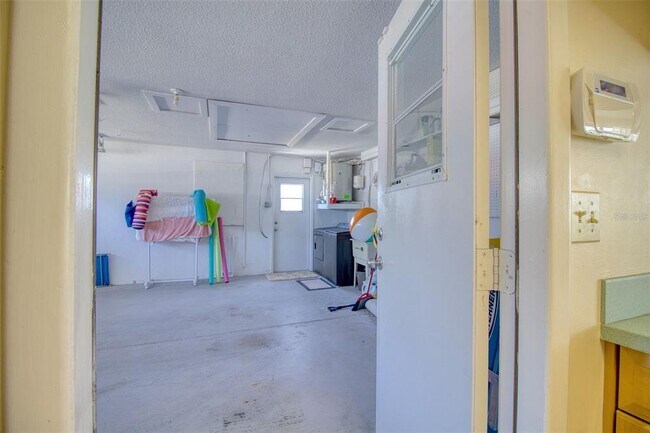 Building Photo - 1837 Princeton Dr